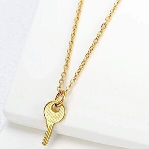 NWT 18K Gold Plated Stainless Steel Trendy Key Pendant Necklace​​​​​​​​​